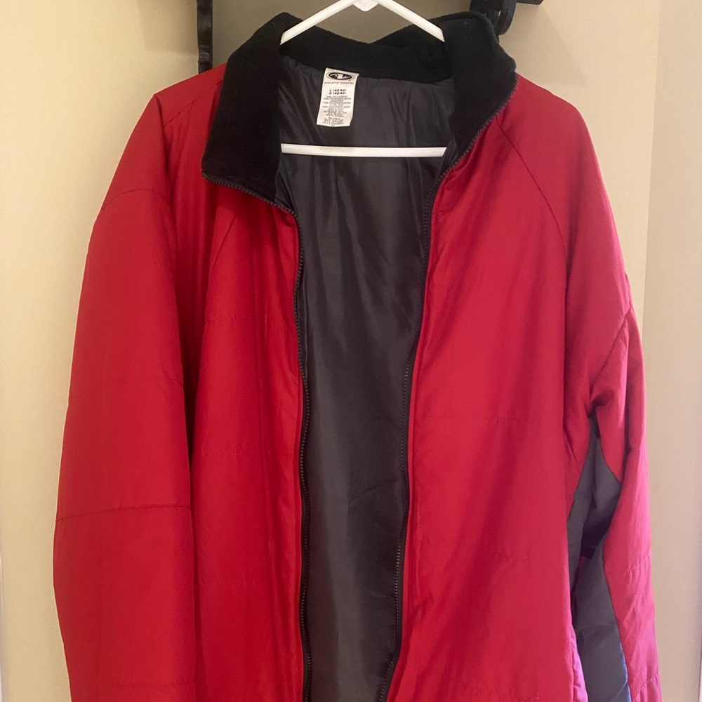 👕MEN’S ATHLETIC WORKS WINDBREAKER JACKET LINED WITH FLEECE INSIDE.👕SIZE XL 👕